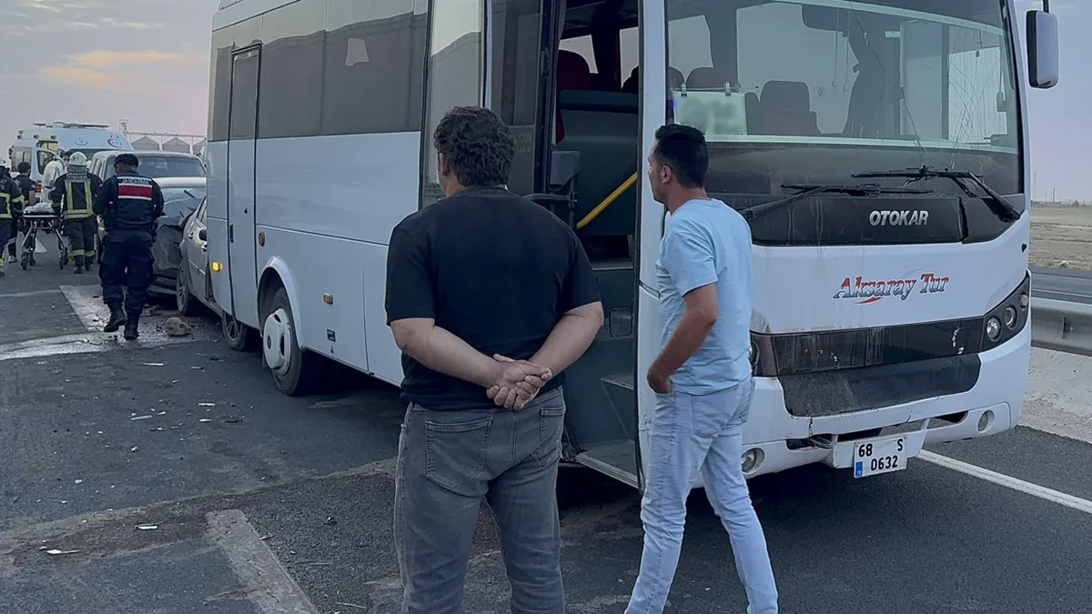Песчаная буря стала причиной цепной аварии в Турции