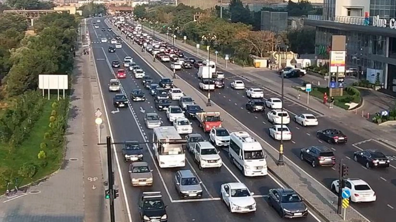 В Баку наблюдается плотность движения на 10 направлениях – СПИСОК/ОБНОВЛЕНО