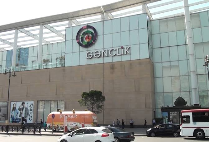 В «Gənclik Mall» сработала система оповещения из-за технической ошибки