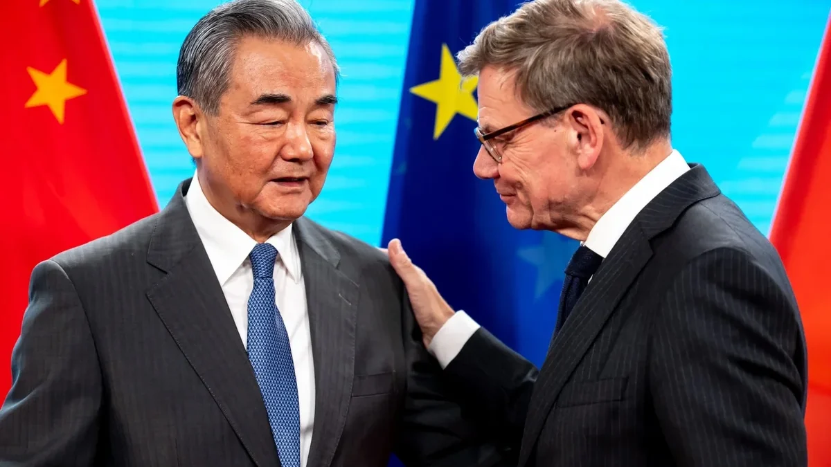Главы МИД Китая и Германии обсудили российско-украинский конфликт