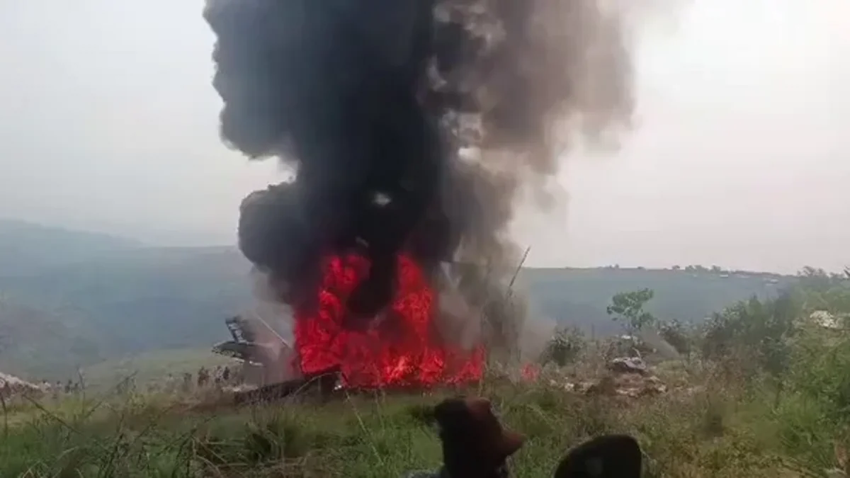 В Конго разбился военный самолет, погибли 13 человек