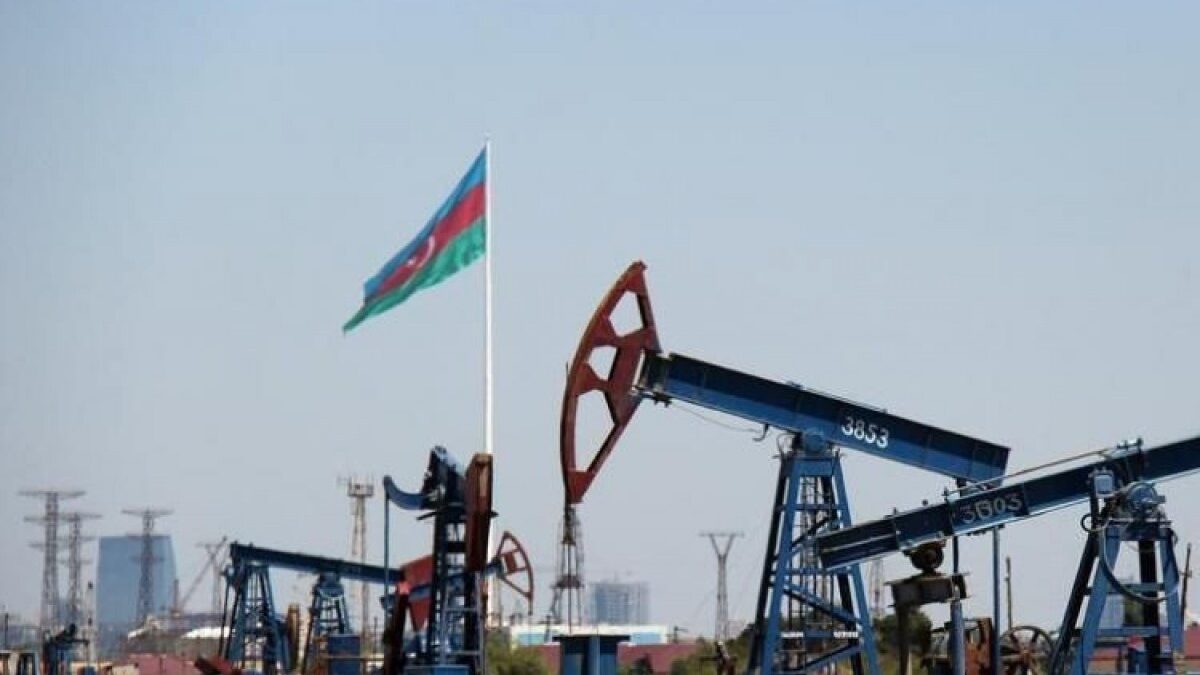 Цена азербайджанской нефти превысила 120 долларов
