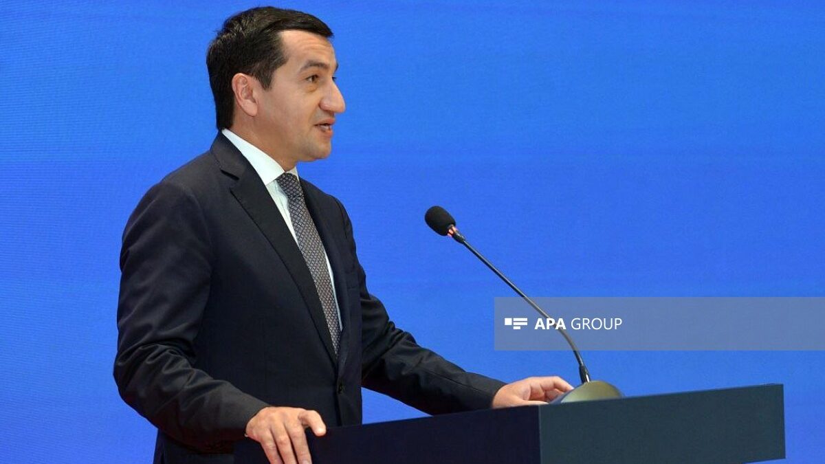 Hikmət Hacıyev: Rəsmi Bakı gözləyir ki, Ermənistan Konstitusiyasında ərazi iddiaları ilə bağlı müddəalar dəyişdirilsin