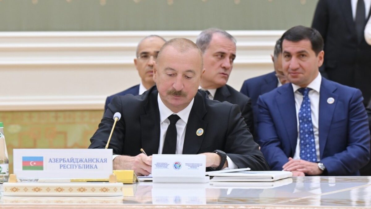 Церемония подписания документов в городе Туркменбаши