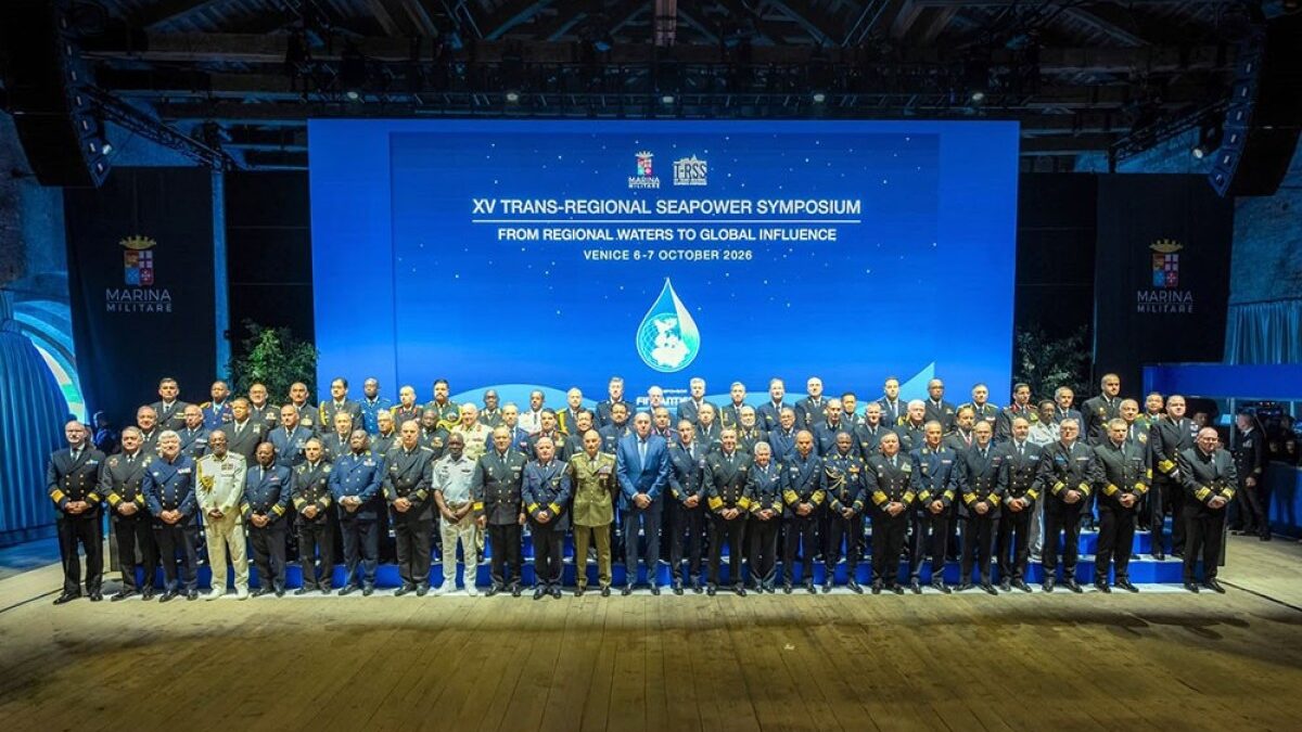Командующий ВМС Азербайджана посетил Италию