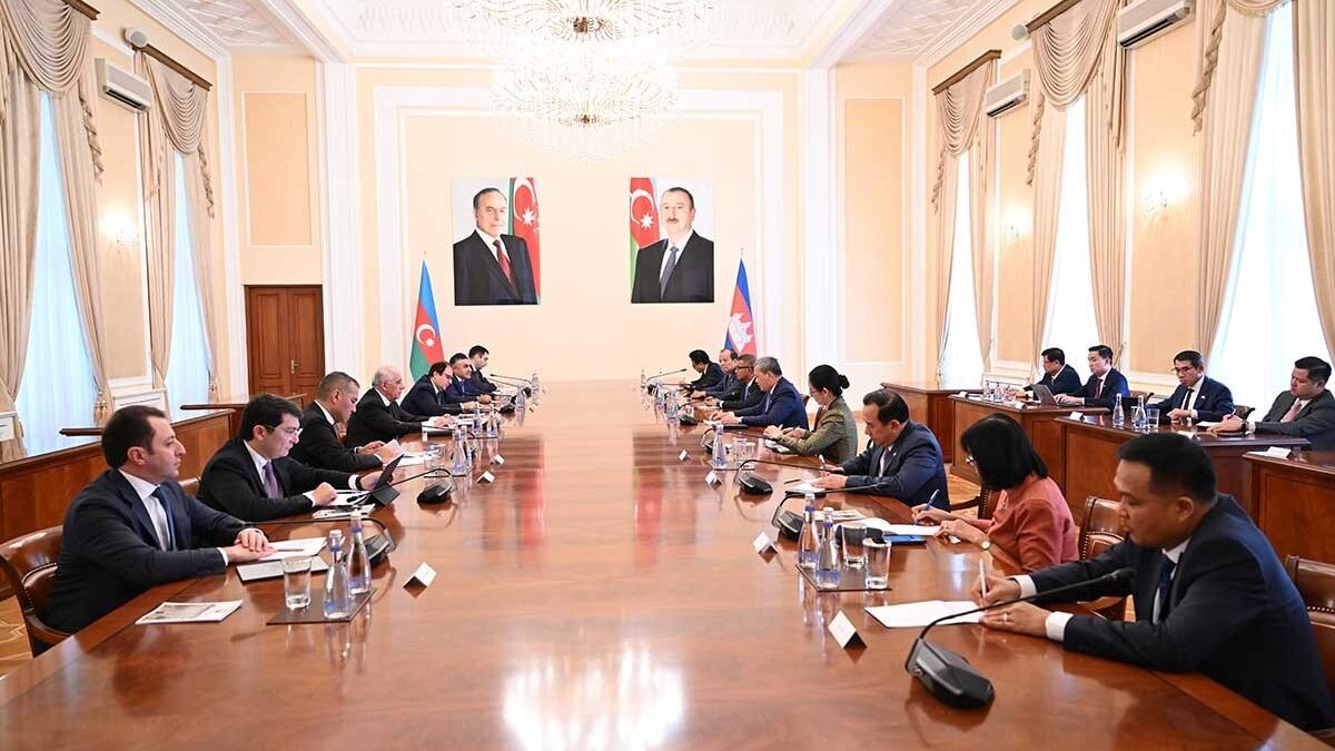 Встреча премьер-министров Азербайджана и Камбоджи в Баку