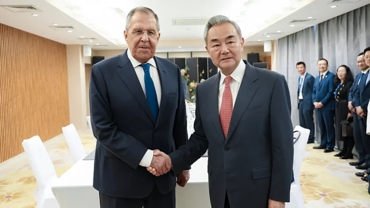 Лавров и Ван И обсудили сотрудничество в рамках СВМДА