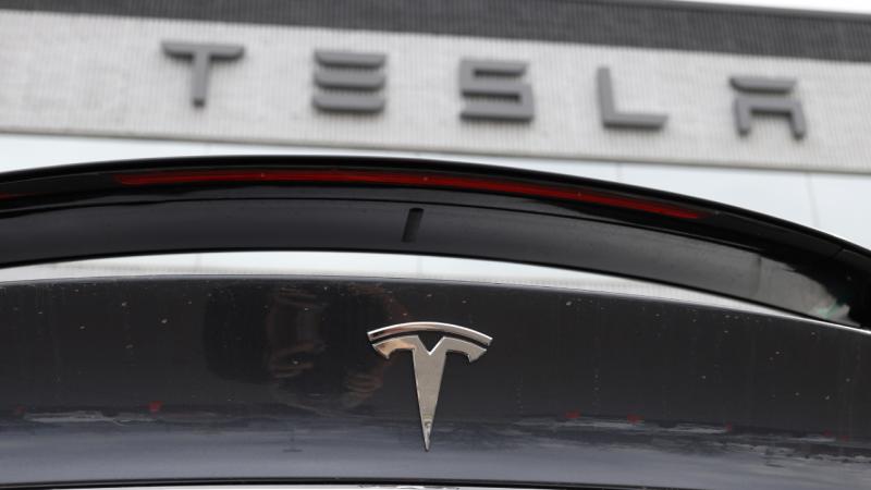 Илон Маск представил летающую Tesla